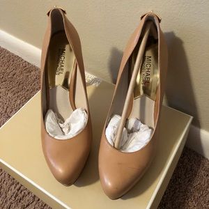 Beige Michael Kors heels in leather in size 7,5